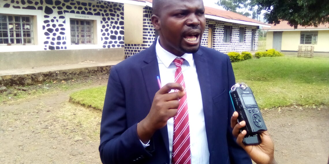 Mfitumukiza-John-Speaking-to-media