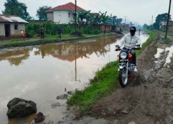 Angry Matinza Residents Plan Protest over Impassable Road.