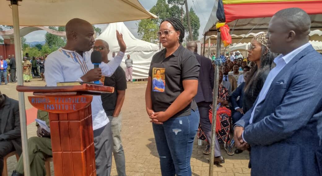 Hon Kamara introduces Ruth Nyiraneza, a younger sister of Hon Nyirabashitsi. Leaders want her to replace her deceased sister as Kisoro DWR in the 11th Parliament [Photo/Francis Nizeyimana]