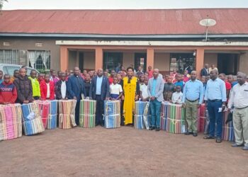 Best PLE performers receive mattresses from Akifeza