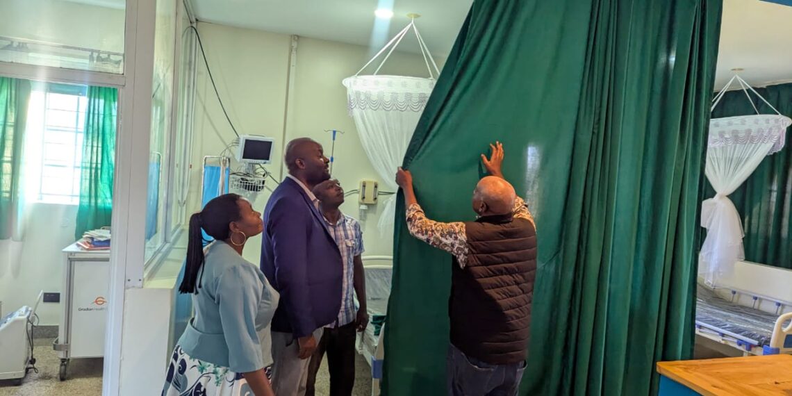Virunga Marathon team led by Nsabirwa Semu, assembling new ICU beds [PHOTO] GERALD NIYIRINDA